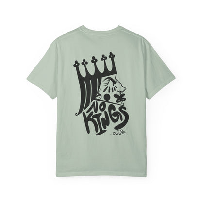 NO KINGS Unisex Garment-Dyed Graphic Tee, Cool Casual Shirt, Streetwear Fashion, Unique Gift for Him or Her, Summer Wear, No Kings Design